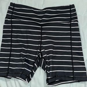 EUC Kiava Luxe Biker Shorts Size Small 5” Inseam